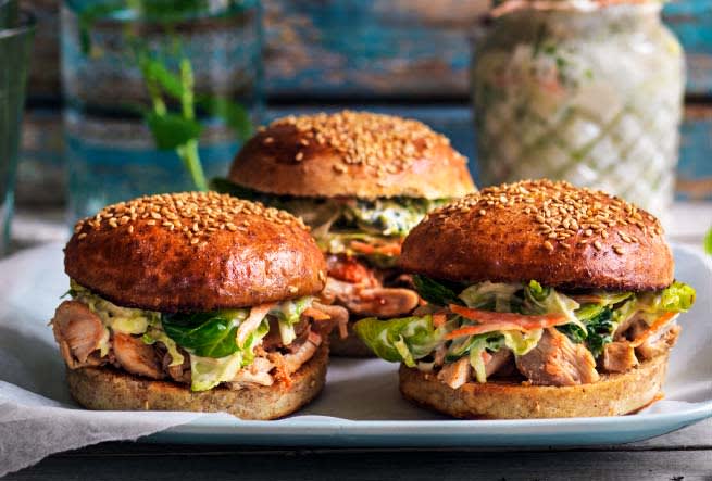 Kalkonburgare med brysselkålscoleslaw