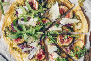 Kikärtspizza med fikon & pecorino