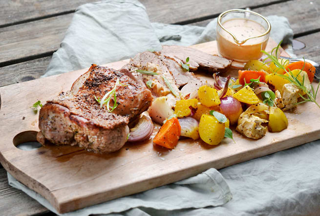 Ugnsstekt kalkon med gulbetor samt äppel- och rosmarinsås