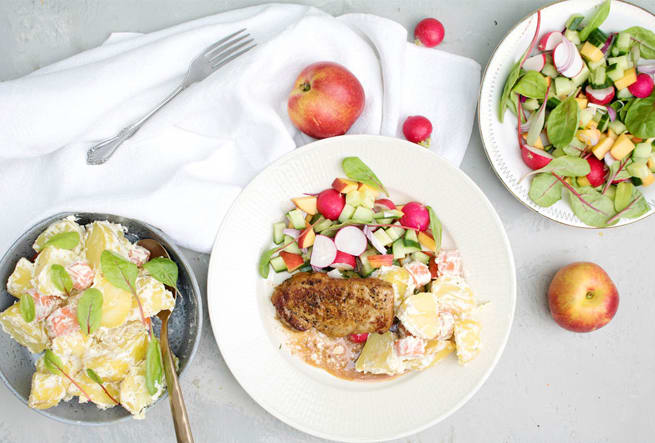 Fläskkotletter i skysås med krämig potatissallad