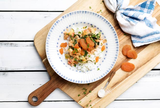Orientalisk färsgryta med aprikoser och spenat