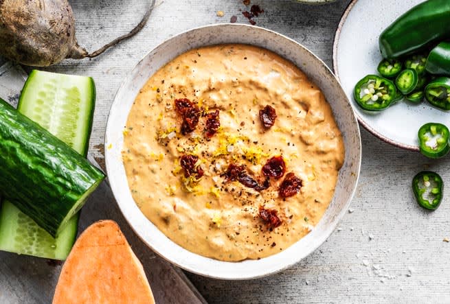 Rökig dipp med soltorkad tomat & chipotle