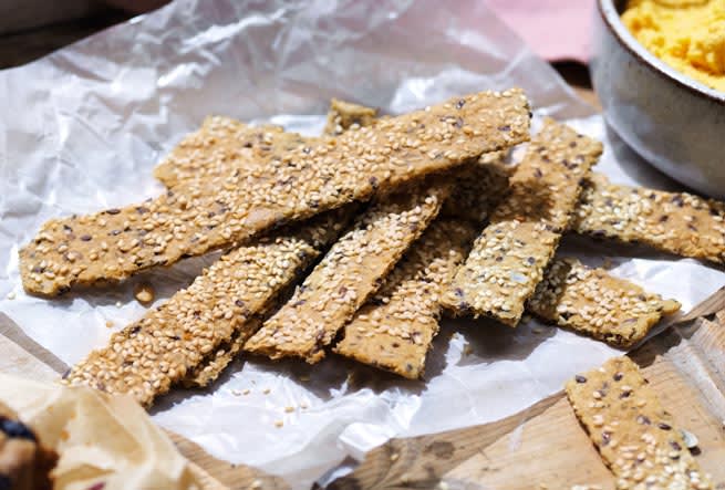 Sesamsticks med rosmarin & kikärter