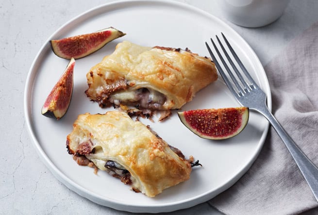 Smördegsrullar med färska fikon & ost