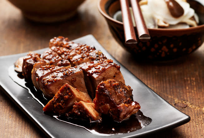 Sojaglacerad fläskkarré med picklade grönsaker