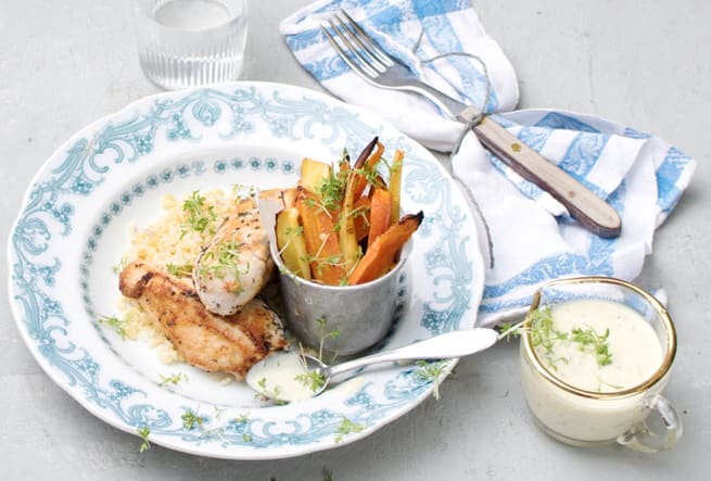 Stekt kyckling med timjansås och citronmarinerade rotfrukter