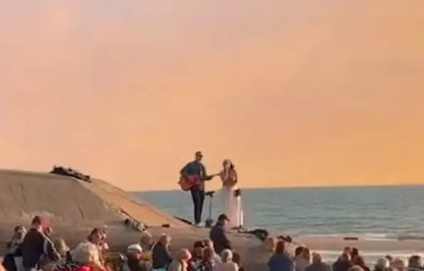 Solnedgangskoncert med Tina Wiberg på Henne Strand