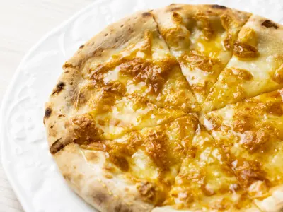 クワトロ・フォルマッジ　たっぷりモッツァレラチーズ Quattro Formaggi