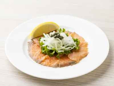 スモークサーモンサラダ Smoked Salmon Salad