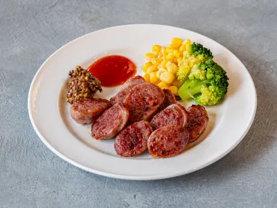 伊江島黒毛和牛ソーセージステーキ 70g（伊江島和牛緋桜肉）