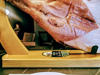 ハモン・セラーノ