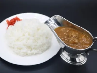 伊江島の牛飼い農家の贅沢カレー