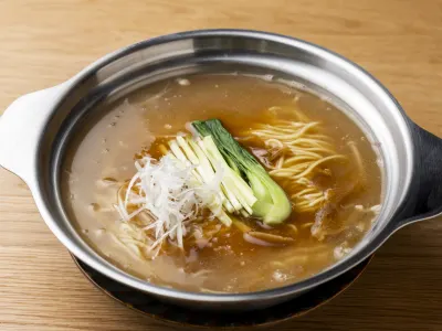 　麺飯料理　散翅フカヒレ煮込み湯麵