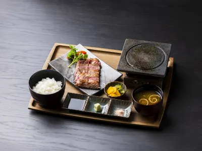 和牛の桜島溶岩焼　御膳