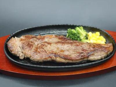 黒毛和牛サーロインステーキ 180g（伊江島黒毛和牛緋桜肉）