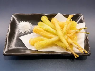 伊江島産 島らっきょ天ぷら 〜伊江島の塩添え〜