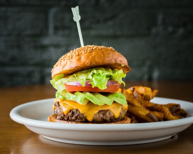 Bubby's Landmark Plaza 