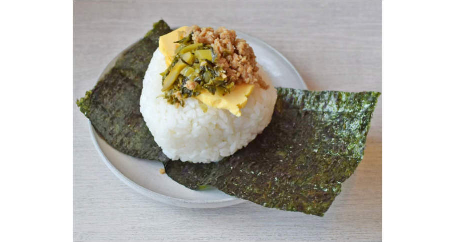 そぼろ・高菜と玉子の３色おにぎり