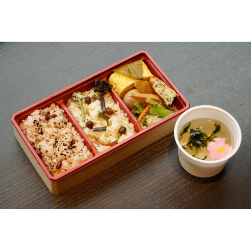 香炉庵のおこわ弁当-0