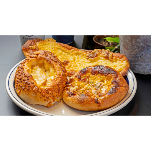 人気の総菜パン３個セット-0