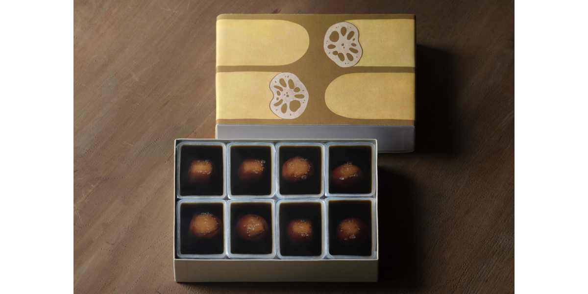 紫野和久傳 丸の内店 | 蓮もち 栗餡（紙箱8個入） | TANOMO GIFT