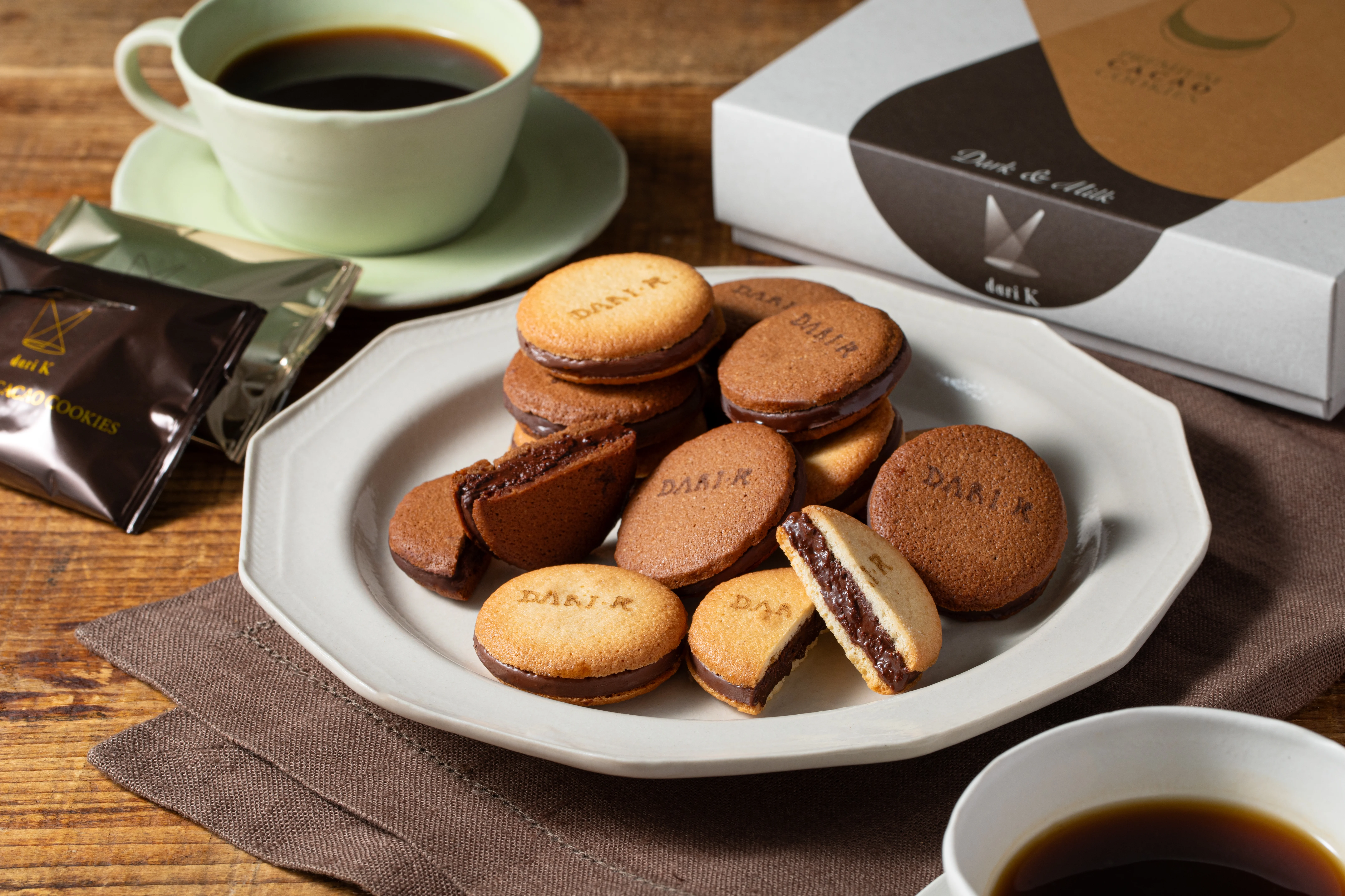 カカオサンドクッキー 24枚入（ダーク・ミルク・ホワイト）