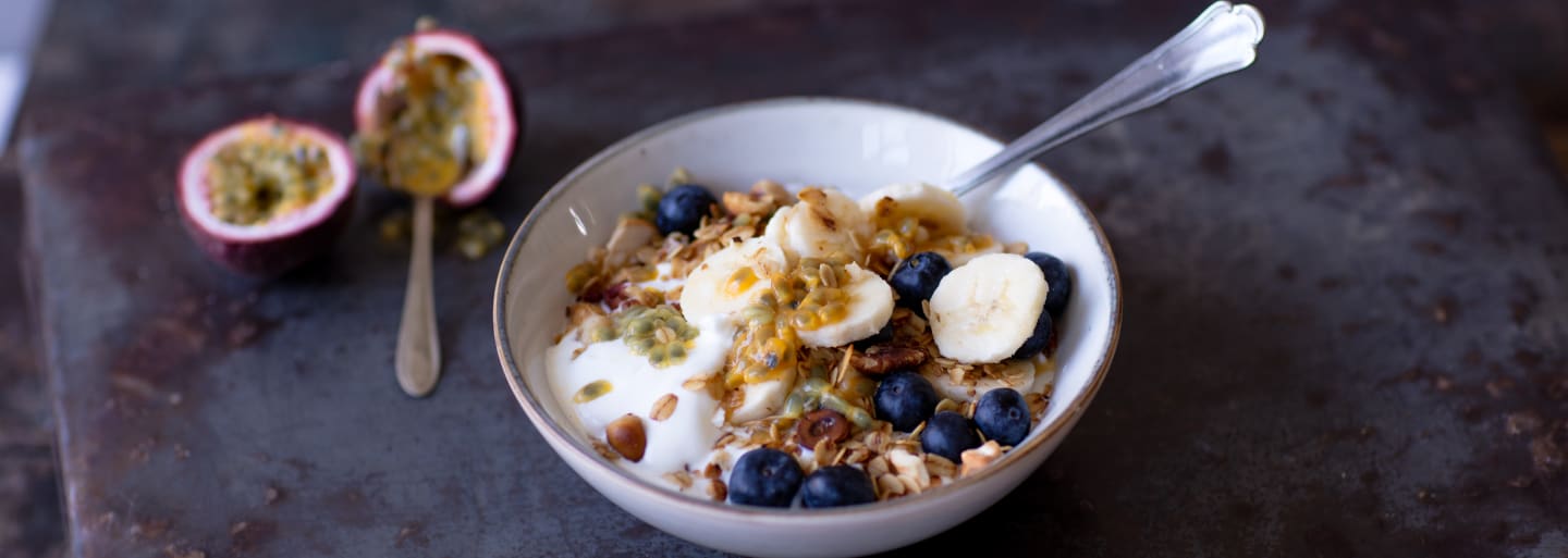 Header_Kokosyoghurt_granola_fruit_3840x1400.jpg