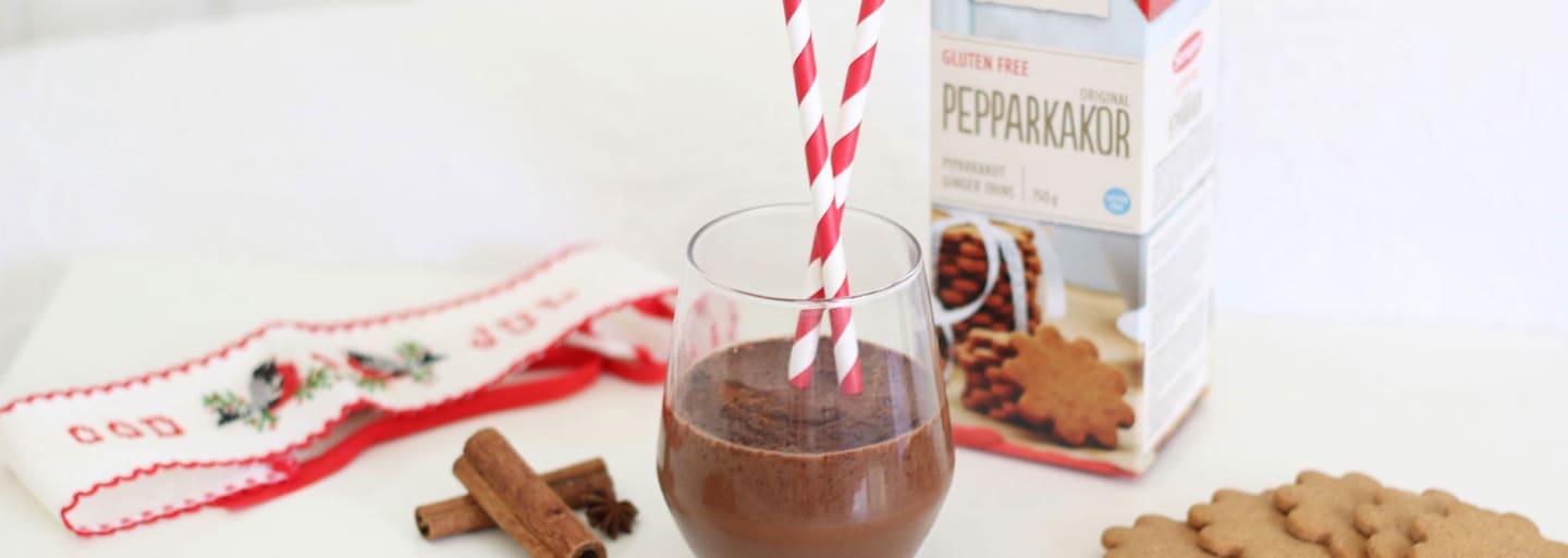 Glutenfri pepparkakssmoothie med sugrör