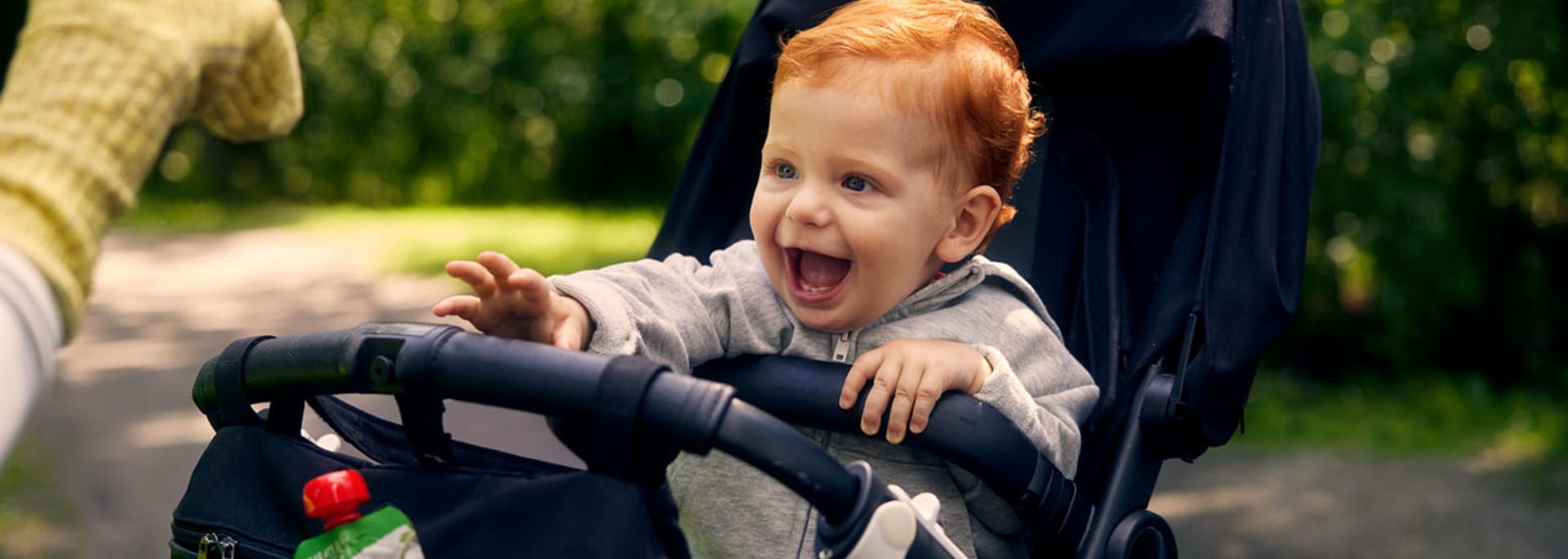 Pause på legepladsen med leg og klempose fra Semper