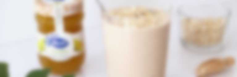 Smoothie de plátano y avena con confitura extra de ciruelas