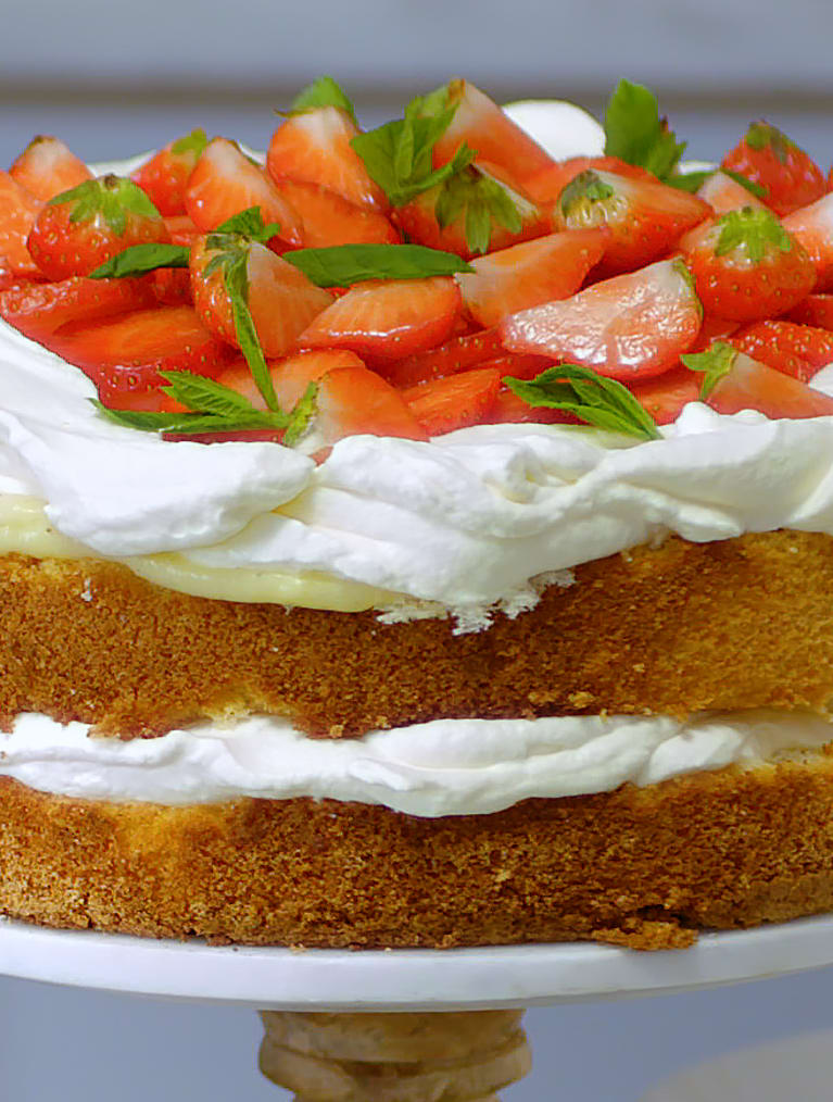 Gluteeniton mansikkakakku