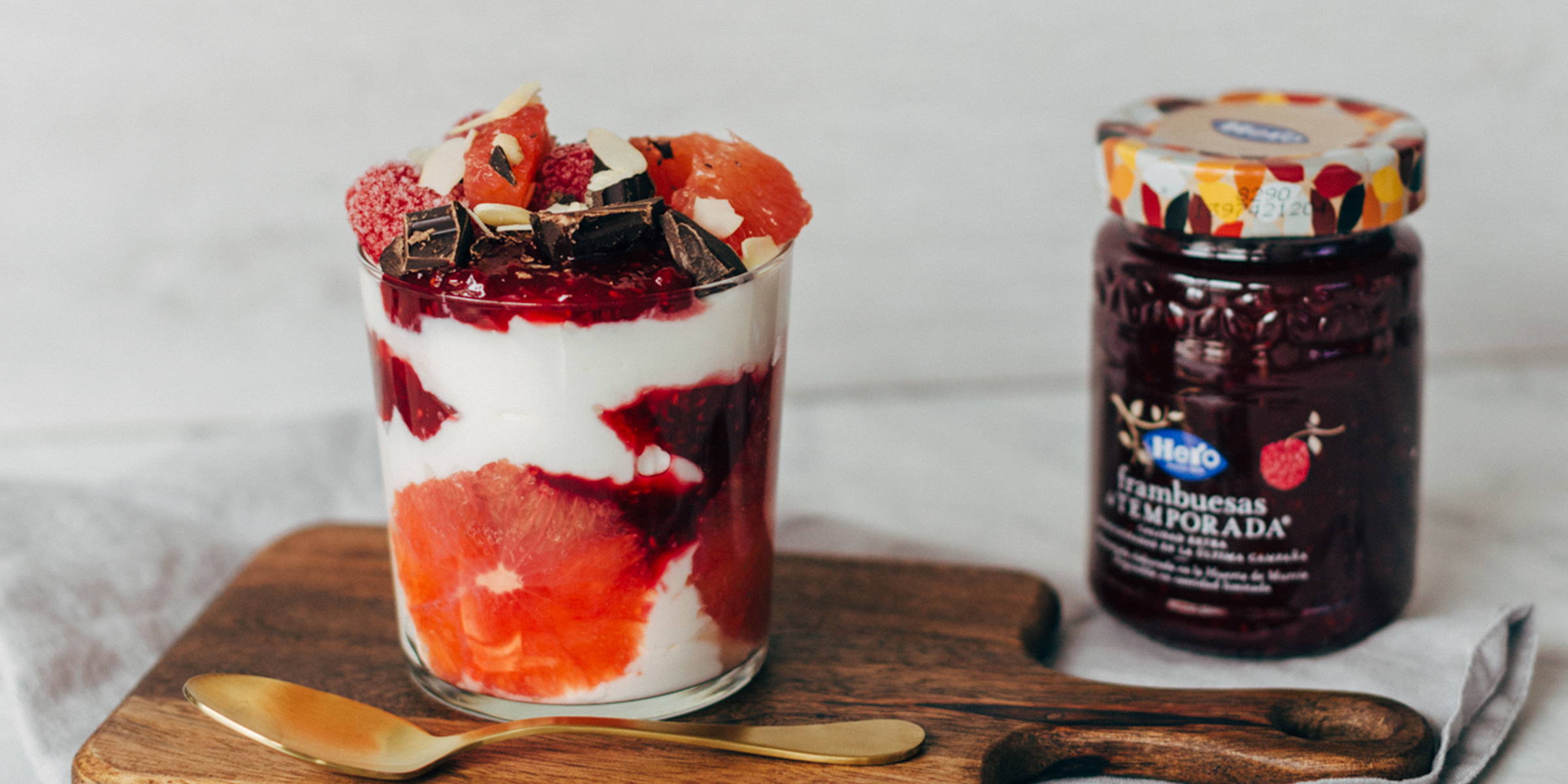 Vasito de yogur, mermelada de Temporada de frambuesas