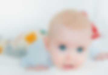 Baby ligger på maven, Semper