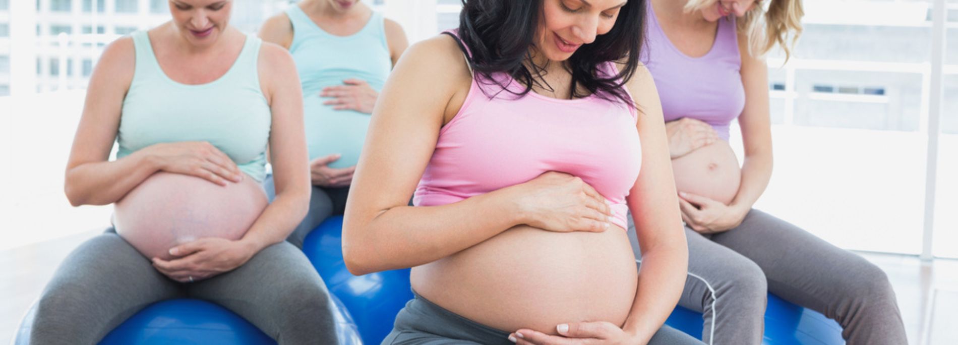 Beneficios y utilización de la pelota suiza en el embarazo