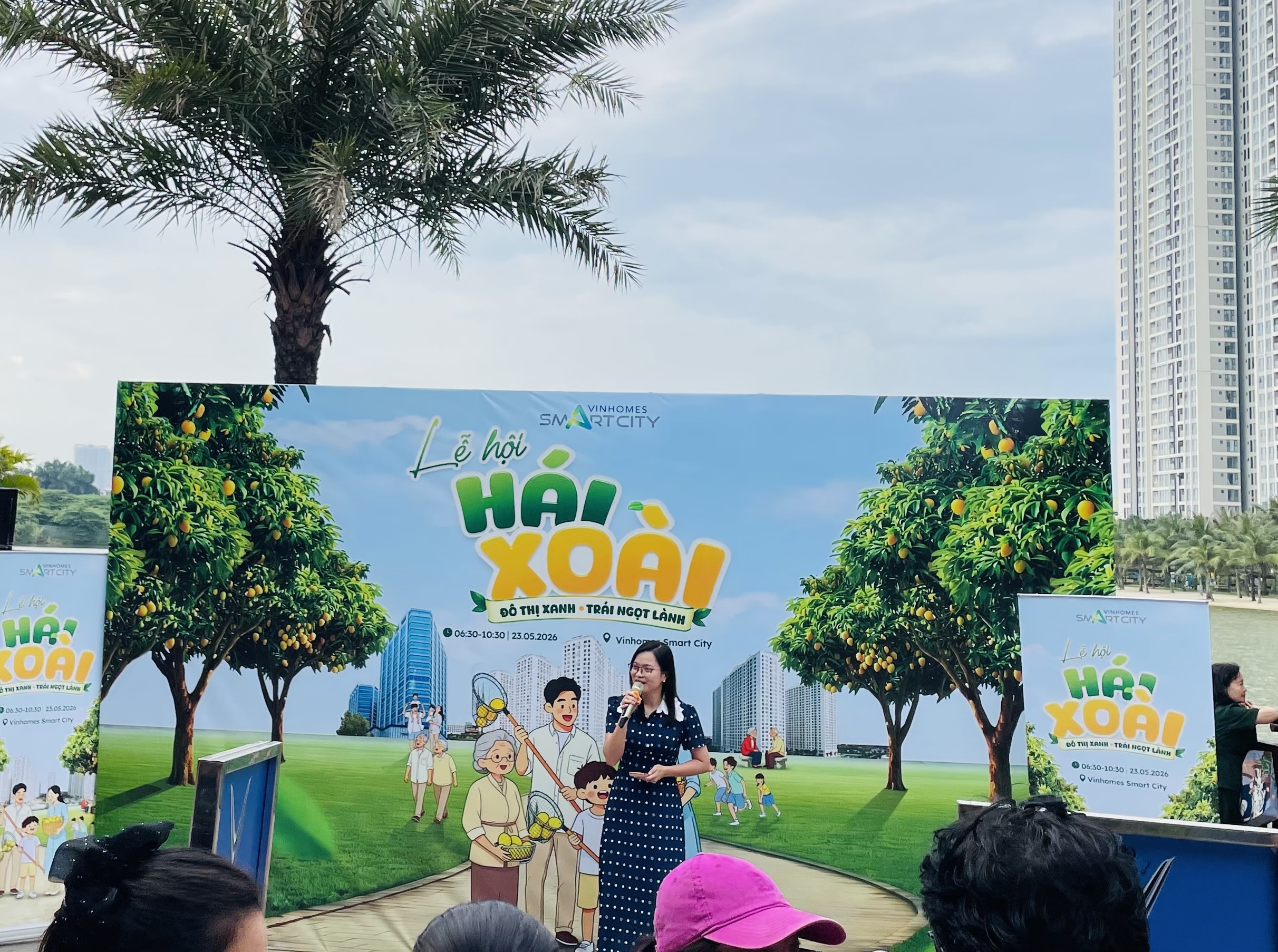 Bà Phạm Thị Thuỳ Linh - Giám đốc BQL Vinhomes phát biểu tại Lễ hội