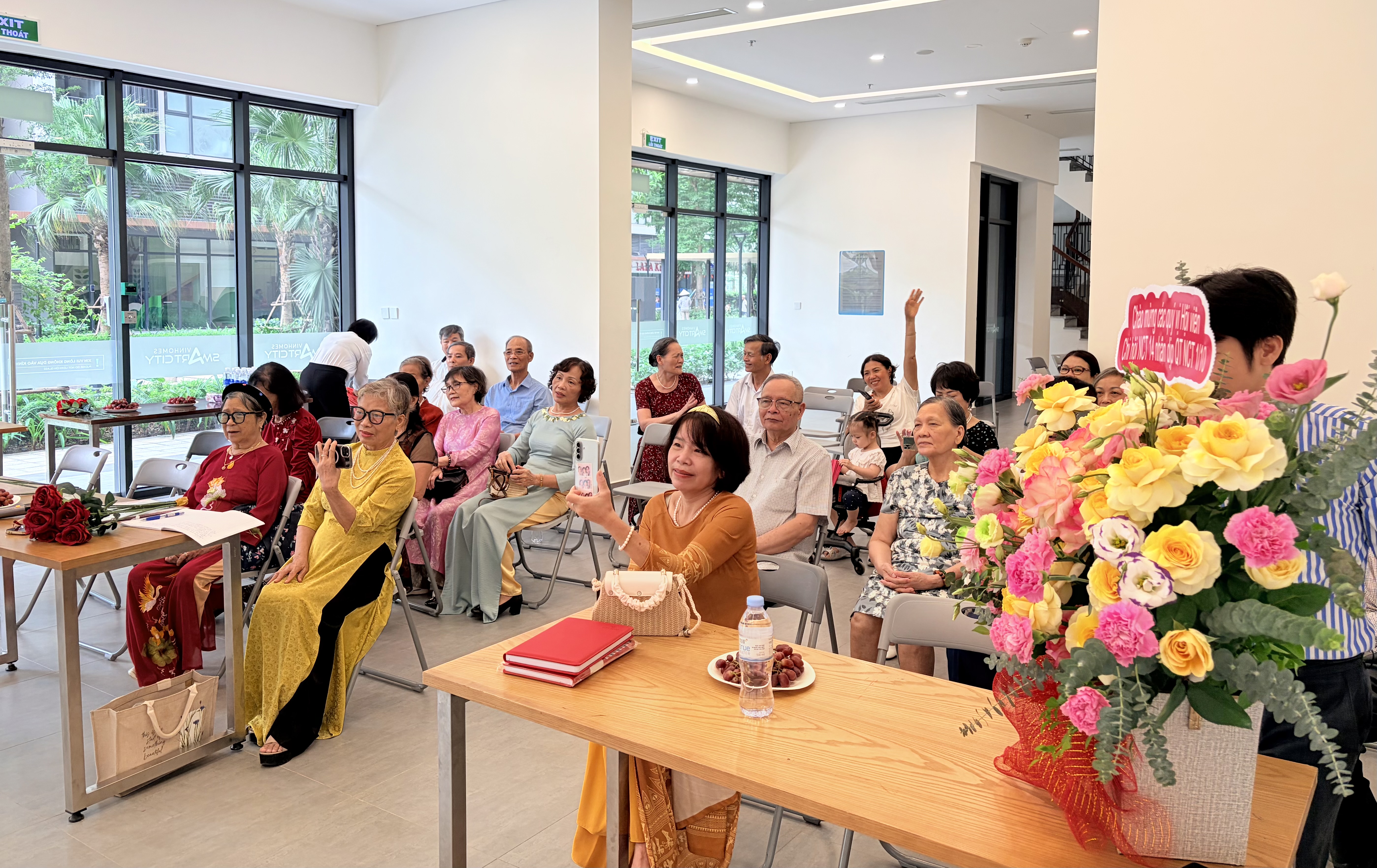 Đông đảo hội viên tại buổi họp mặt