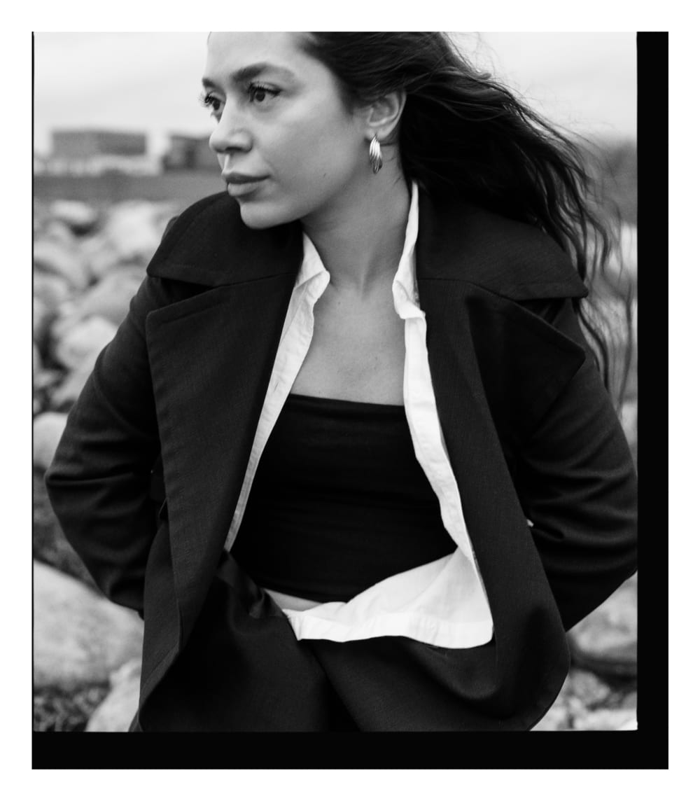 Joakim Hertze &mdash; Swedish portrait and editorial photographer &mdash; Sara by the sea, image 3