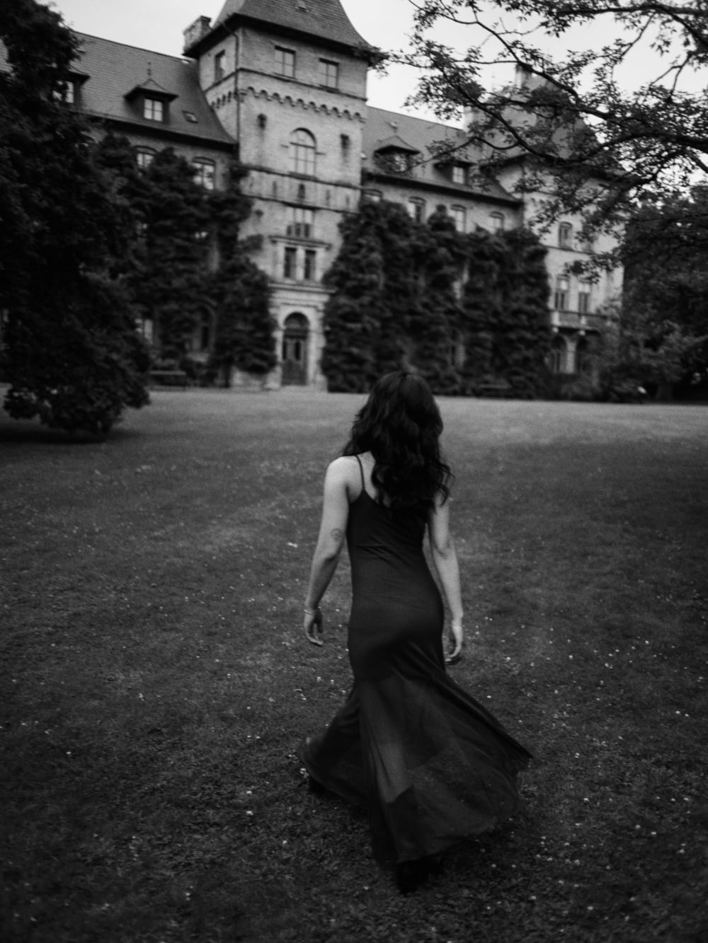 Joakim Hertze — Swedish portrait and editorial photographer — Emilia Le, Alnarp, 2025, image 10