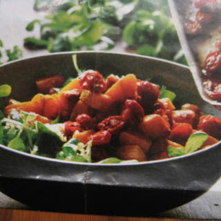 Feldsalat mit Kürbis und Quinoa und Tomaten, Foto 1