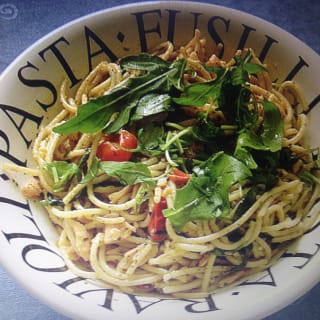 Nudeln mit Räucherlachs und Zitronenpesto, Foto 1