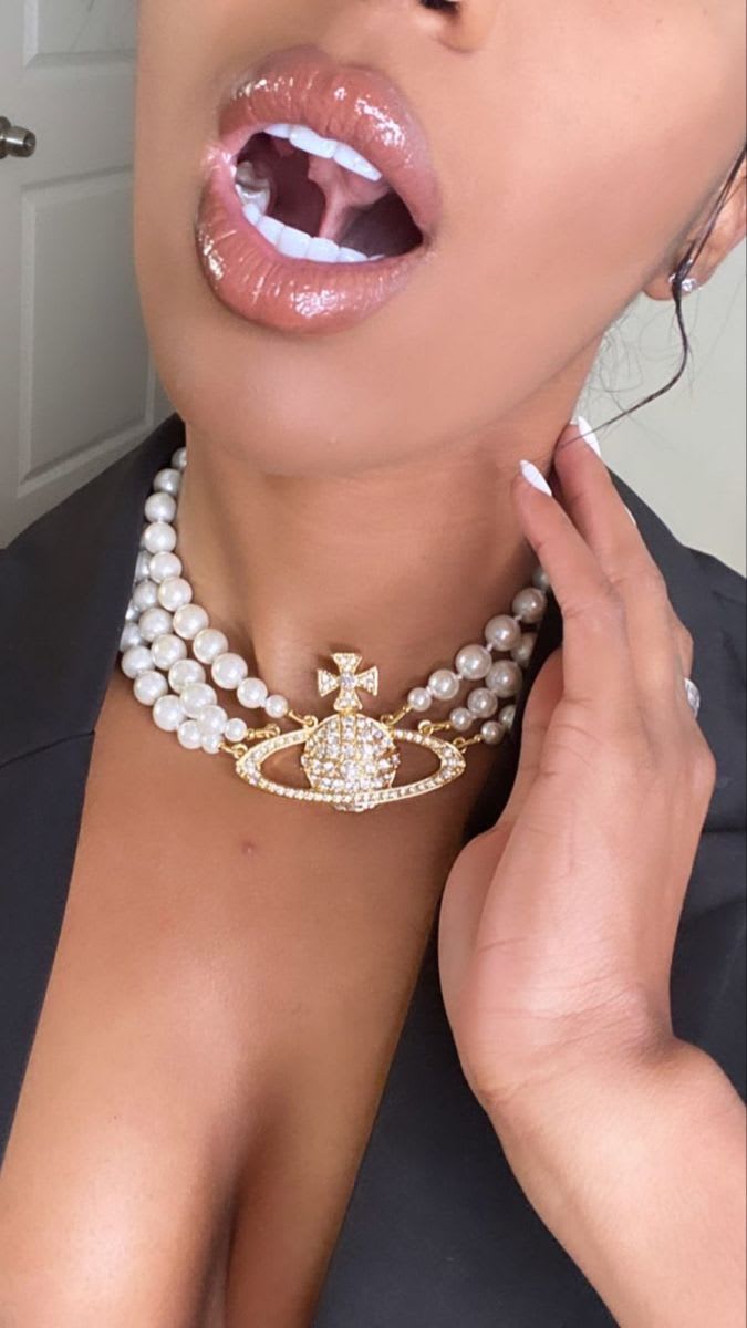 Statement layered pearl necklace ✨ — Neckpieces — Rose Fashion