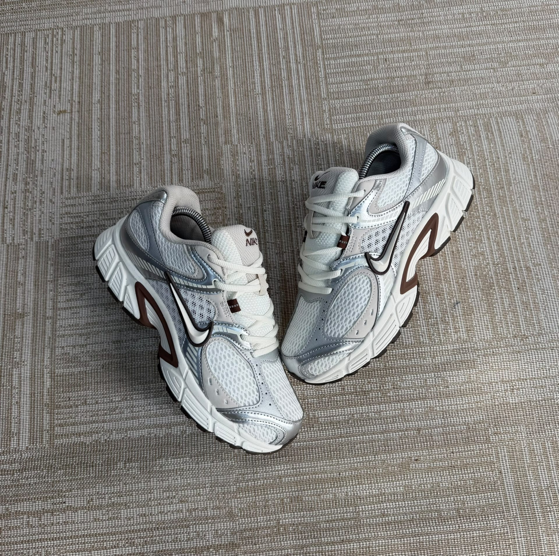 Nike V5 Runner — Shoes — Rose Fashion