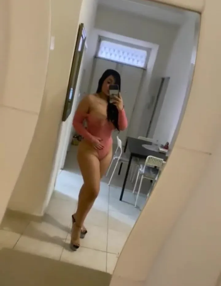 Storia Sarah in carne  15567