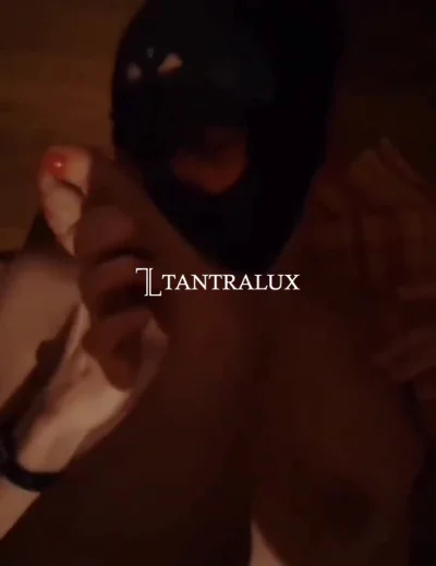 3451610842 Elena 1975