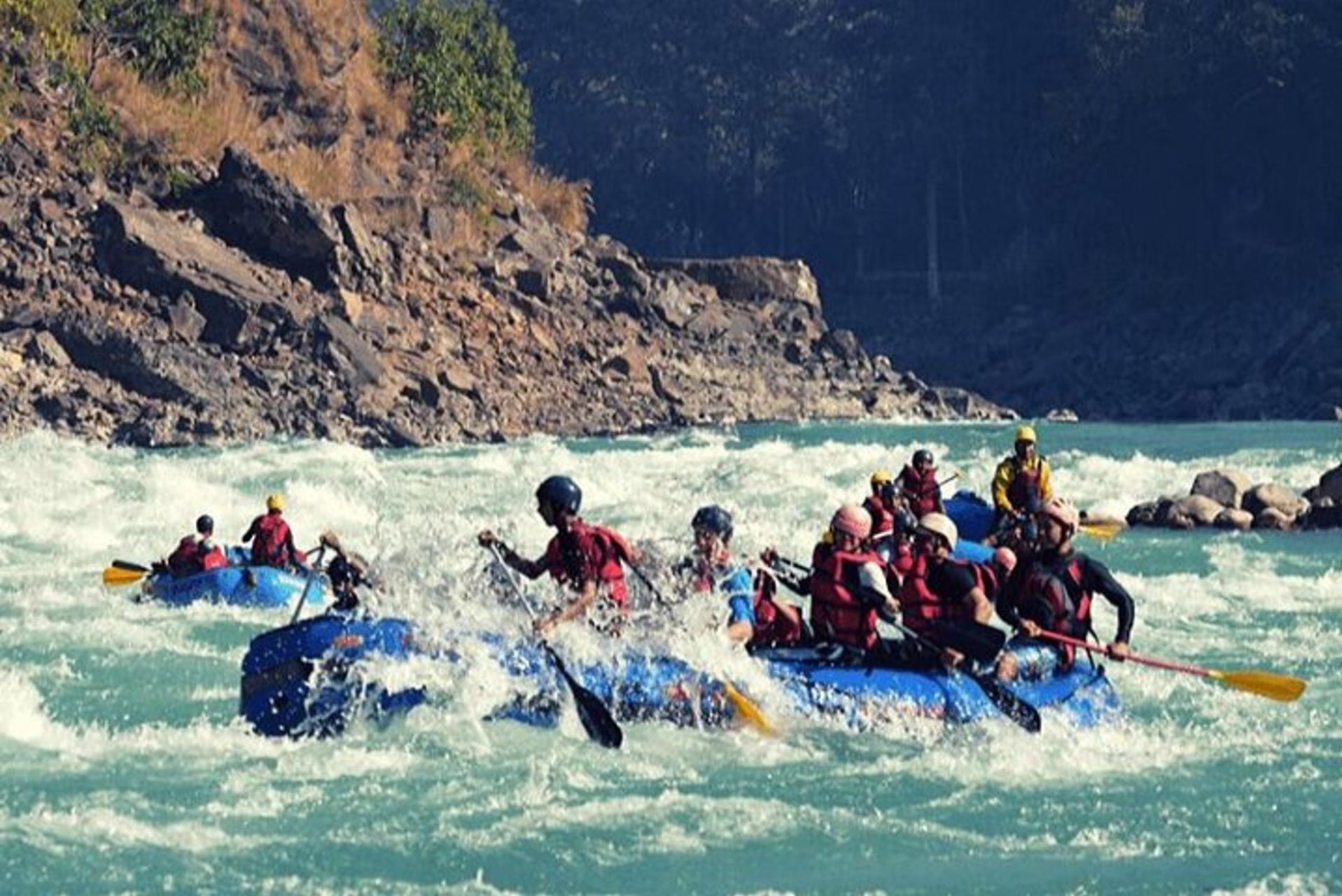 24 km White water rafting expedition in Rishikesh-Lokll