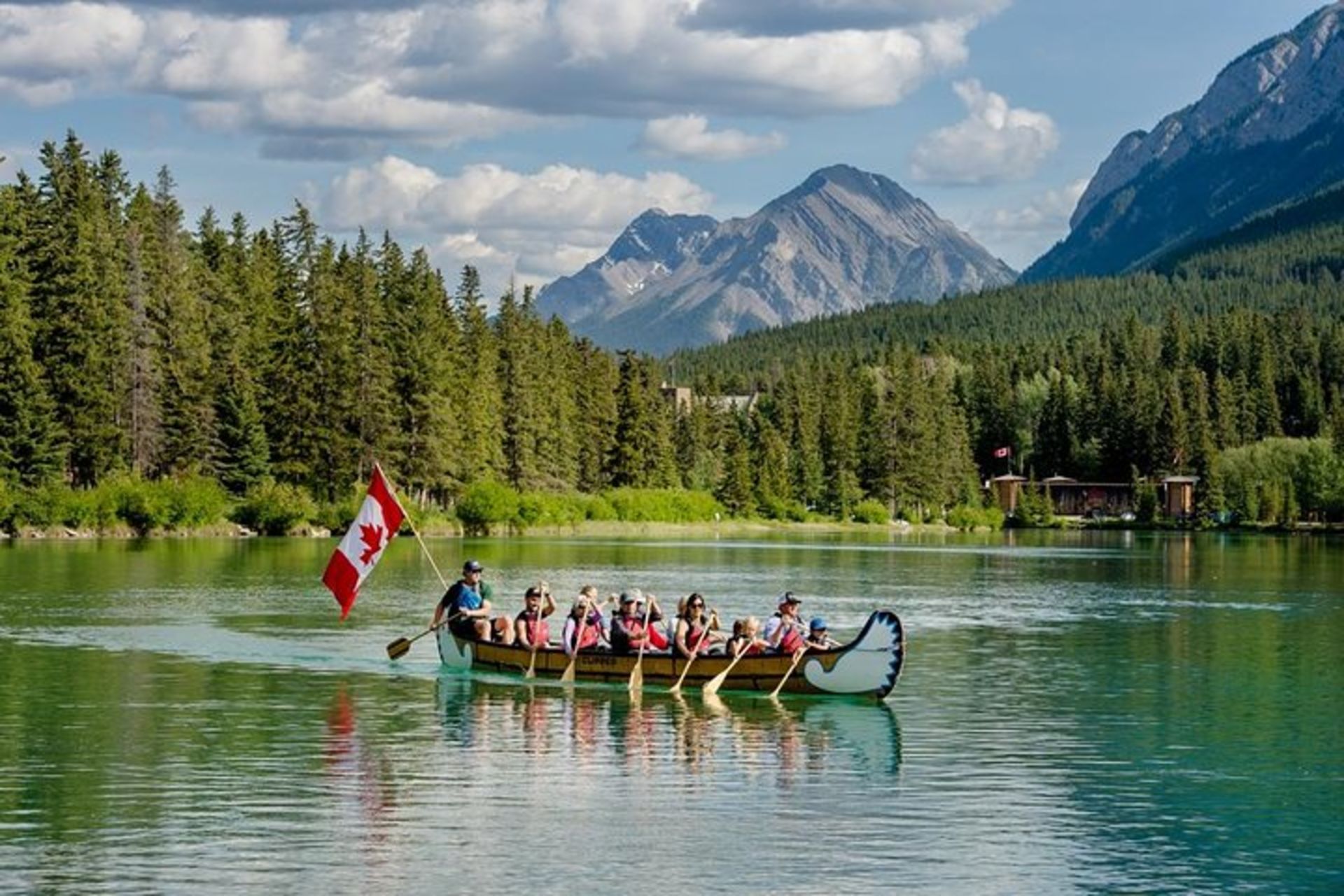 Banff National Park Big Canoe Tour-Hydra River Guides