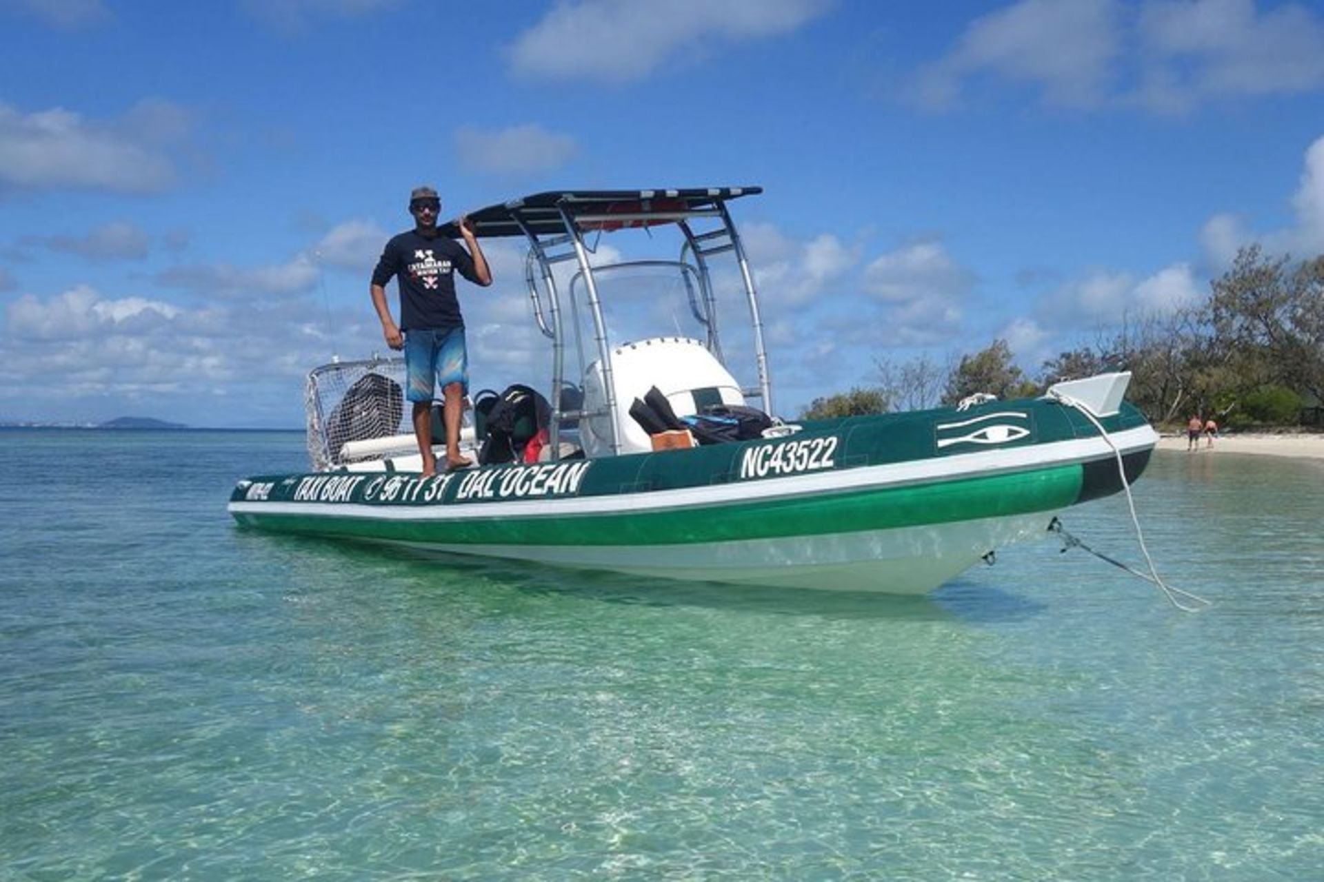 Signal Island Turtle Tour from Noumea-Dal'Ocean Charter