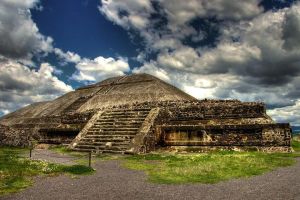 From Mexico City: Private Tour to Teotihuacan, Tula & Anthropology Museum 