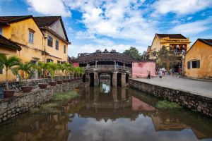 HUE PRIVATE TRANSFERS TO HOI AN (With English speaking Drivers)
