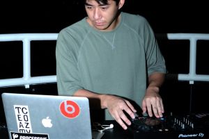 4-Hours Makati Pub Crawl at Night